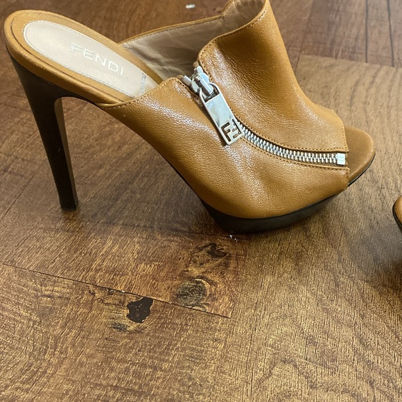 Fendi platform zipper heels - Picture 7 of 7